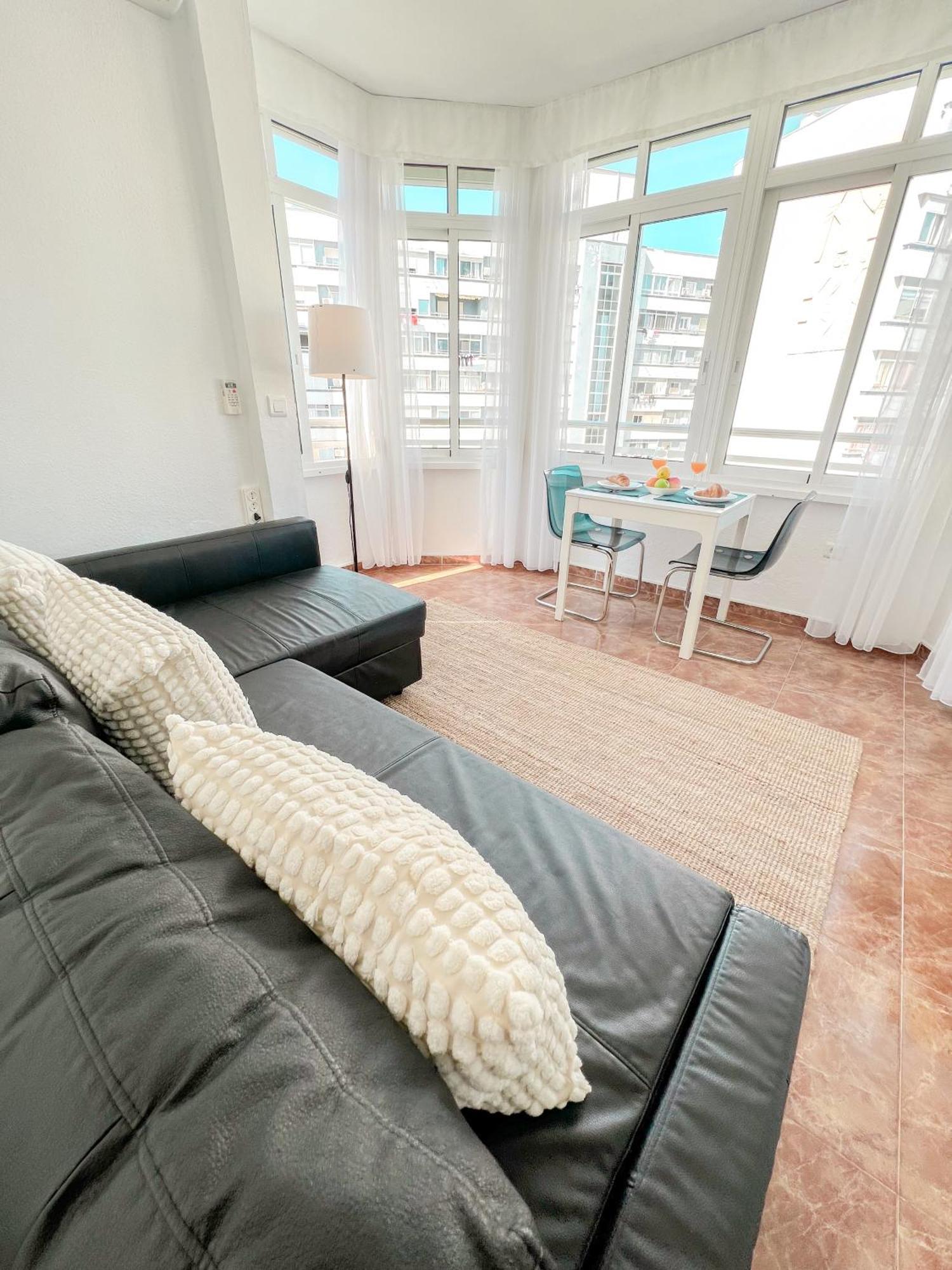 דירות Cozy & Bright Flat Torremolinos Centre מראה חיצוני תמונה